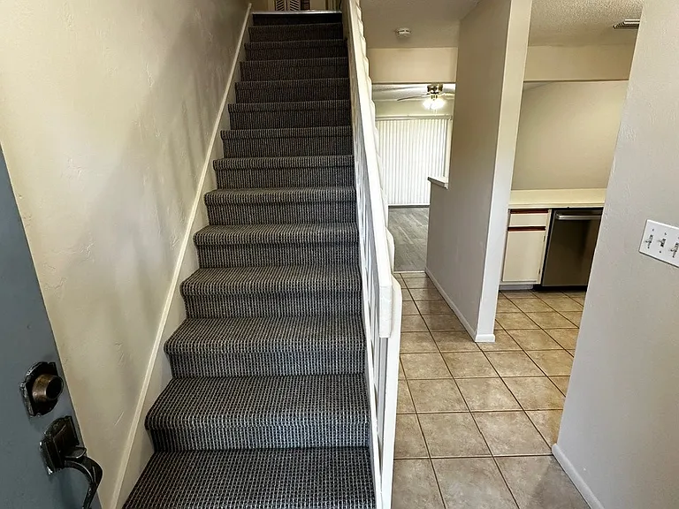 175 Yorktowne Dr #10 — Photo 7