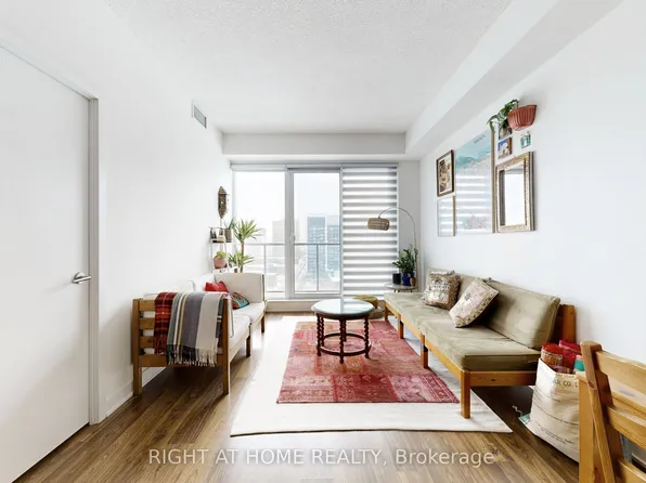 260 Sackville St, Toronto, ON