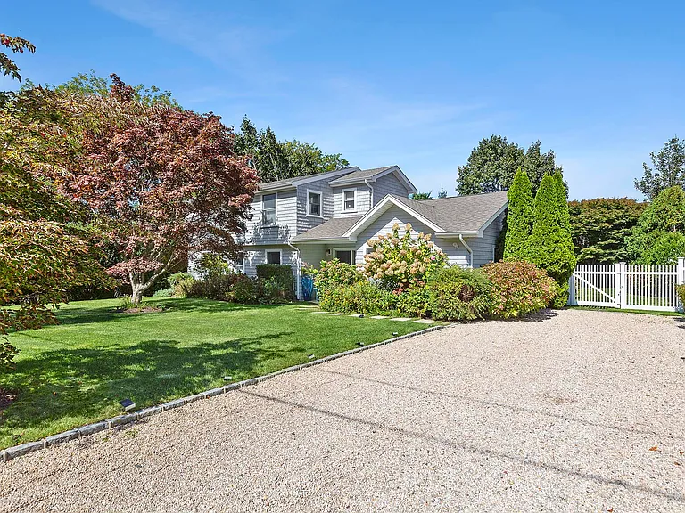 25 Bishops Ct — Photo 1
