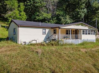 689 Creekside Dr, Lebanon, VA 24266