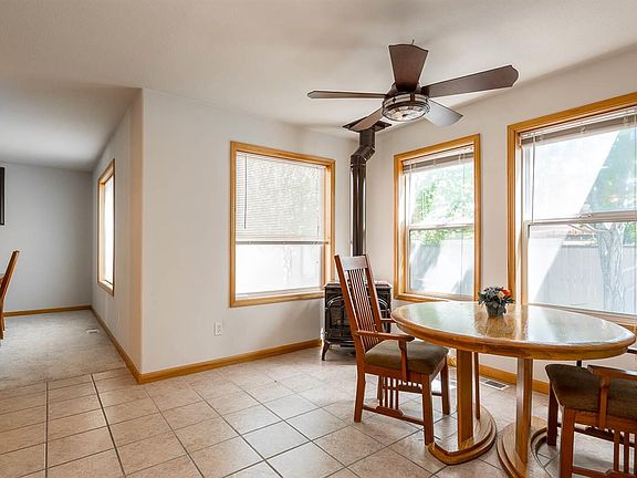 3rd image of 4807 Lobelia Ct