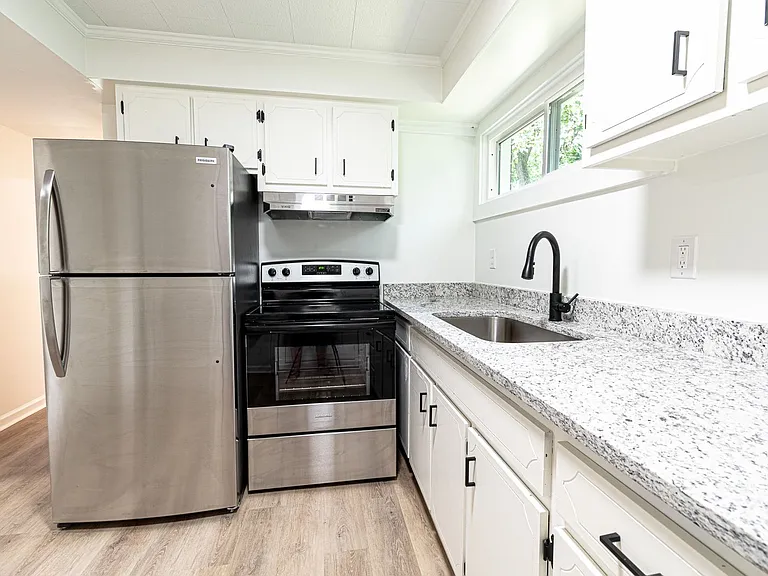 150 Pembroke Oak Grove Rd — Photo 8