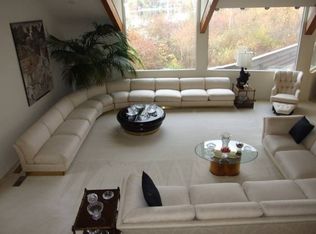 1440 Lochridge Rd, Bloomfield Hills, MI 48302