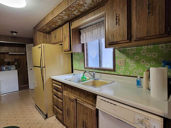 2nd image of 1014 Ridge Dr