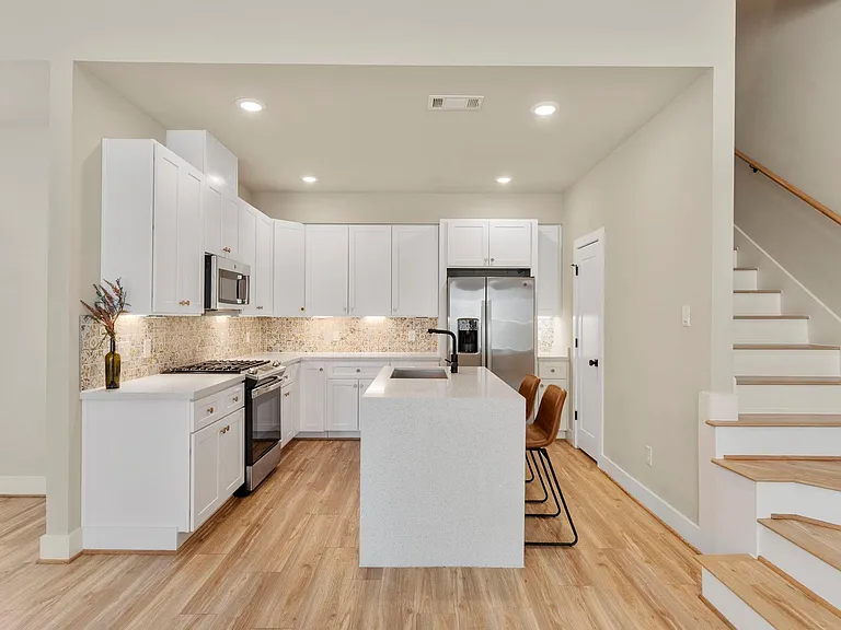 5825 Francis Oak Pl — Photo 7