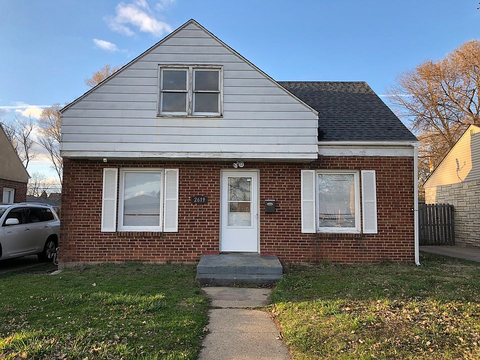 1st image of 2619 Custer Ave
