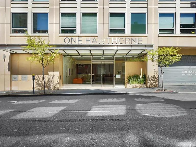 1 Hawthorne St #2J — Photo 28
