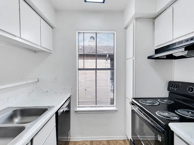 Villa Nueva Apartments — Photo 17