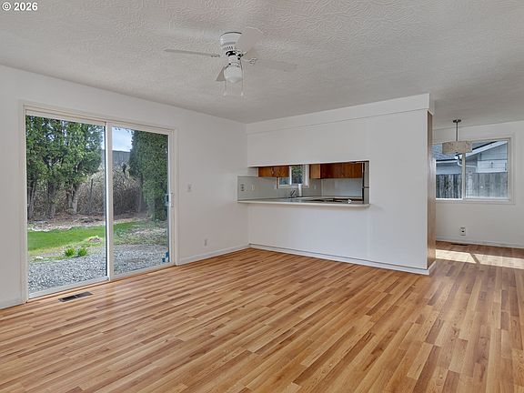 3rd image of 14484 SE Primrose Ave