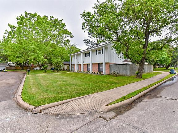 2nd image of 402 Glenlea Dr
