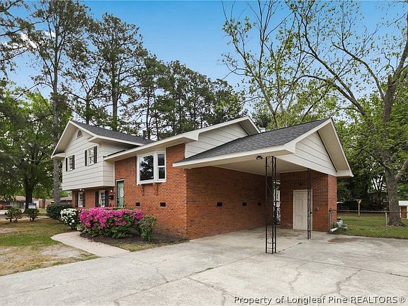 2nd image of 2929 Skycrest Dr