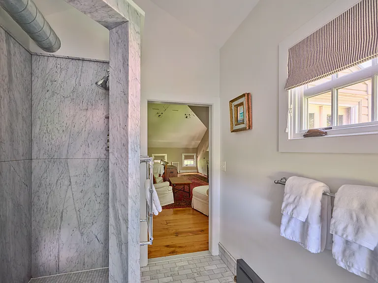 3rd Floor - Primary Suite Bathroom