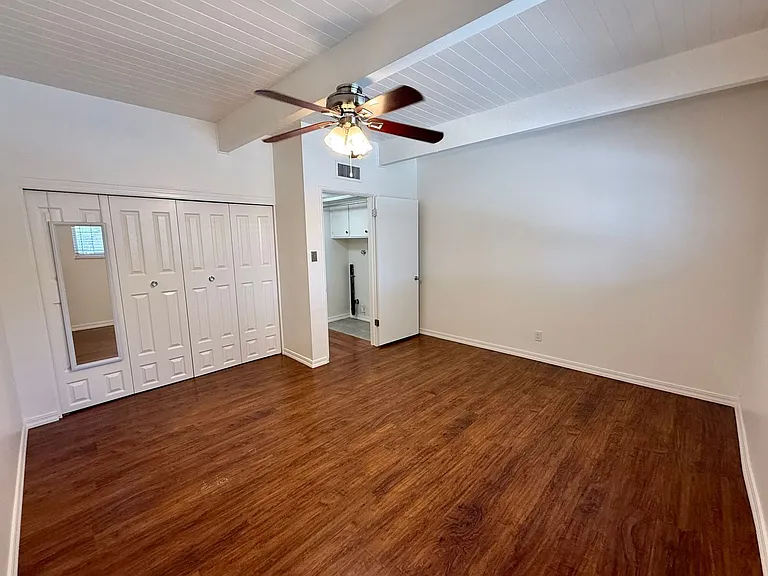 3800 Stockdale Hwy #7 — Photo 9