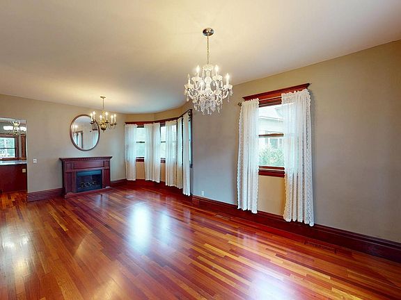 2nd image of 1426 Circle Dr