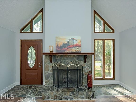 4th image of 2869 Bruckner Blvd