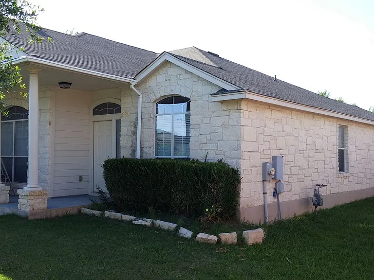 3140 Henderson Path — Photo 2