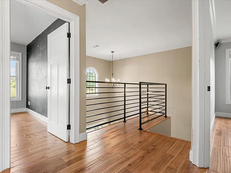 200 Crooked Creek Dr — Photo 32