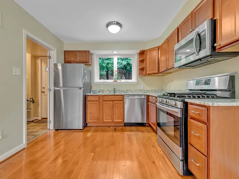 9017 Manchester Rd — Photo 5