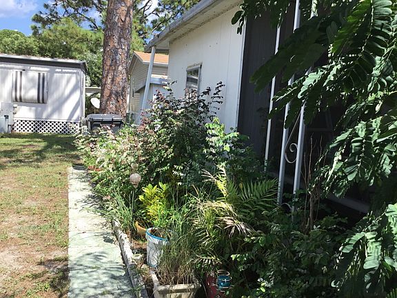 5th image of 4815 Mistletoe Ln