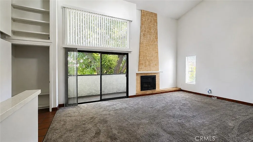 3 bed, 1349 sqft, $3,650 — Photo 1