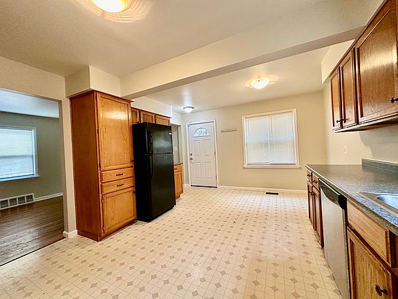 4th image of 1474 E Evelyn Ave