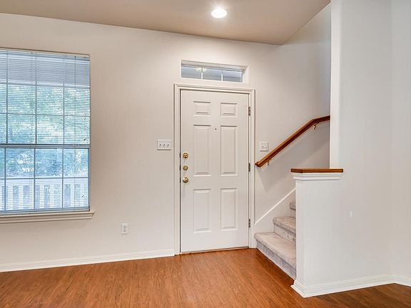 4th image of 2916 Thrushwood Dr #B