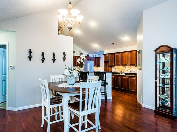 5th image of 2928 Villa Ln