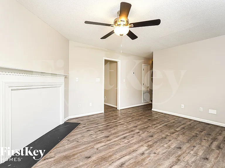 2200 Emerald Creek Ct — Photo 5