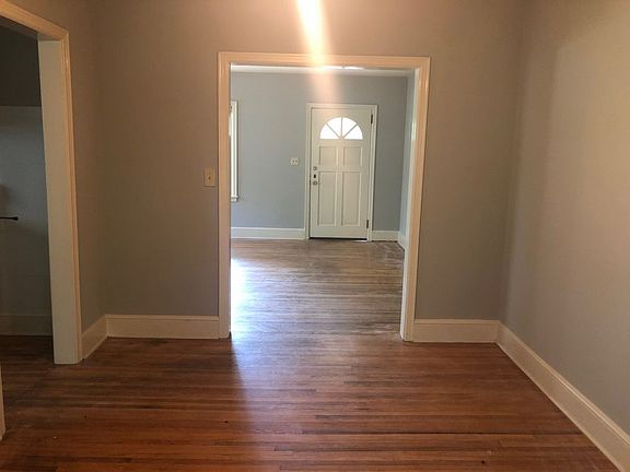4th image of 301A Clifton Ter
