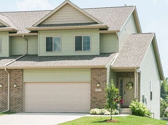 1471 Palisades Dr. - Front View