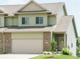 1471 Palisades Dr, Coralville, IA 52241