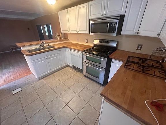 3rd image of 49765 Windsong Way #B