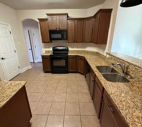 4th image of 207 Arsenal Dr