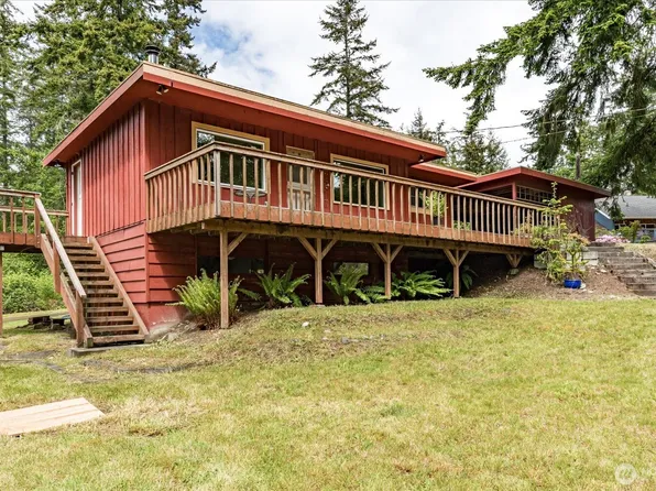 558 Shipping View Drive, Freeland, WA 98249