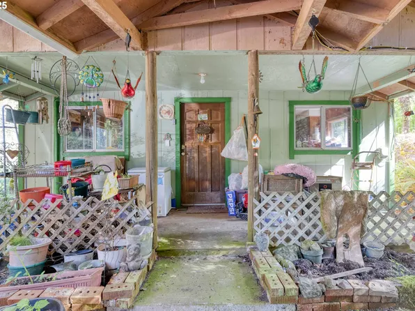56010 Goldbrick Rd, Myrtle Point, OR 97458