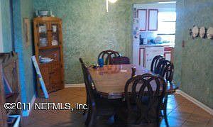 5th image of 819 Elmwood St