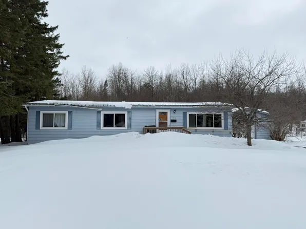1608 Young St, Sault Sainte Marie, MI 49783