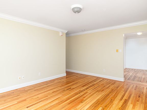 2nd image of 1320-1380 Lombard St #1360-001