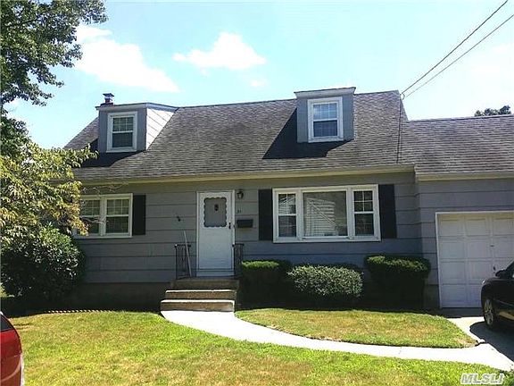 3rd image of 31 Hilliard Ave