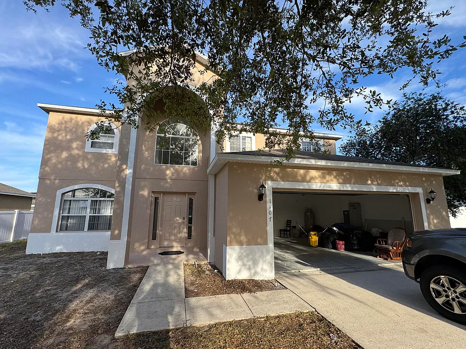 1107 James Way