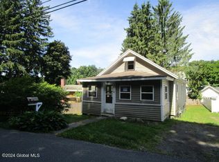 4 Yates St, Troy, NY 12180