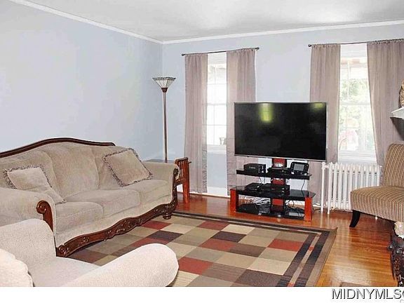 3rd image of 101 Clinton St