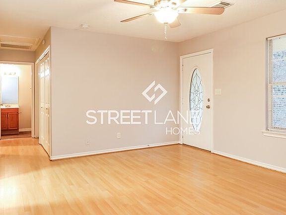 3rd image of 10733 Royal York Dr