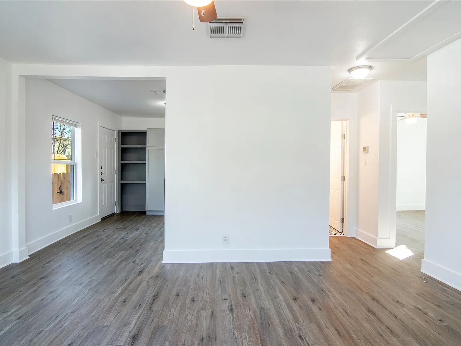2 bed, 1.0 bath, 728 sqft, $1,950 — Photo 3