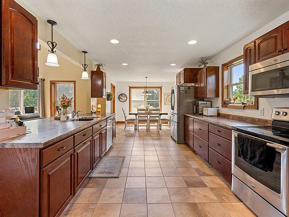 3rd image of W15852 Sun Meadow Ln