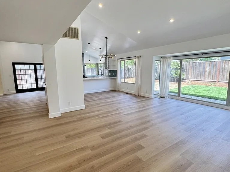 9887 Broadmoor Dr — Photo 13