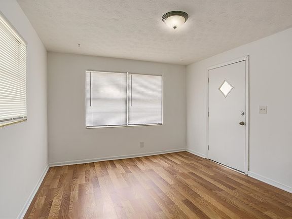 4th image of 2525 Melson Ave
