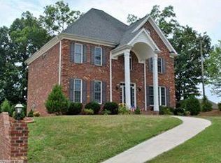 2180 Rossmore Rd, Clemmons, NC 27012