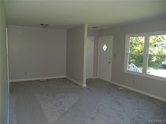 4th image of 17321 Wedgewood Dr