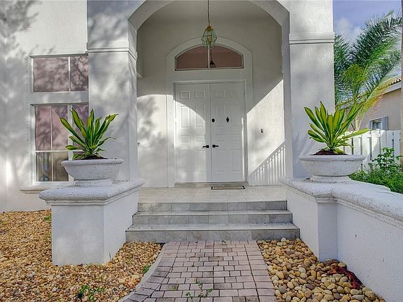 4th image of 5240 SW 33Way